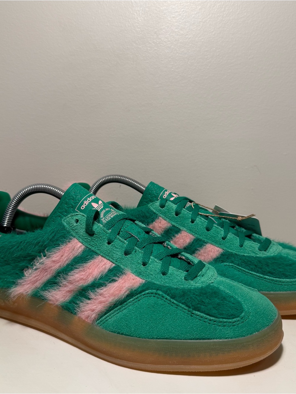 Adidas Gazelle Bold Green Glow Pink Women’s Size 8 Athletic Horse Hair Suede